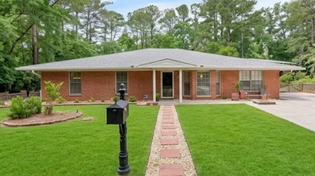 1001 Poppell Drive, Darien, GA 31305 - #1