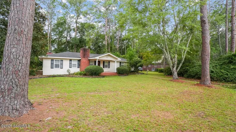 411 Ivy Street, Jesup, GA 31546 - #3