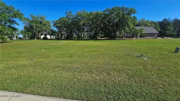 58 Ocean Breeze Drive, Waverly, GA 31565