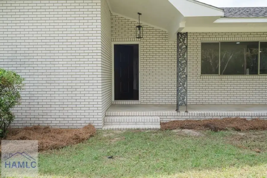 75 Woodlawn Drive, Jesup, GA 31546 - Image #2