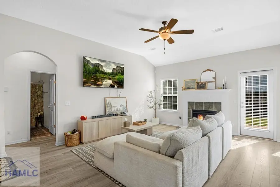 323 Brightleaf Circle, Hinesville, GA 31313 - Image #3