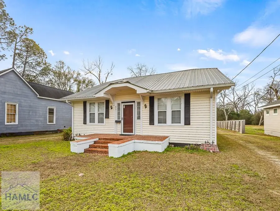 517 N Masonic Street, Millen, GA 30442 - #2