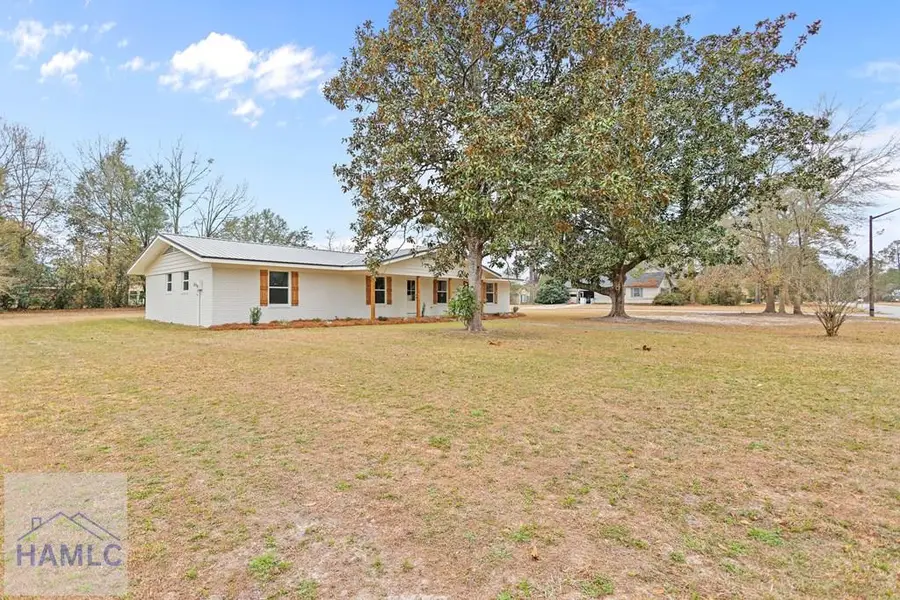 215 Glynn Street, Jesup, GA 31545 - #2