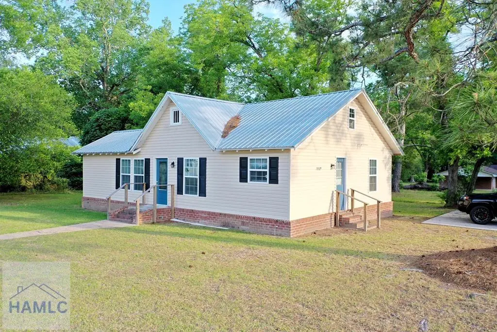 301 East Howard Street, Glennville, GA 30427 - #1