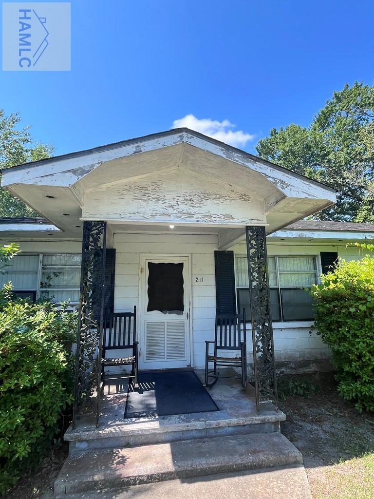 211 Banks Street, Glennville, GA 30427 - #2