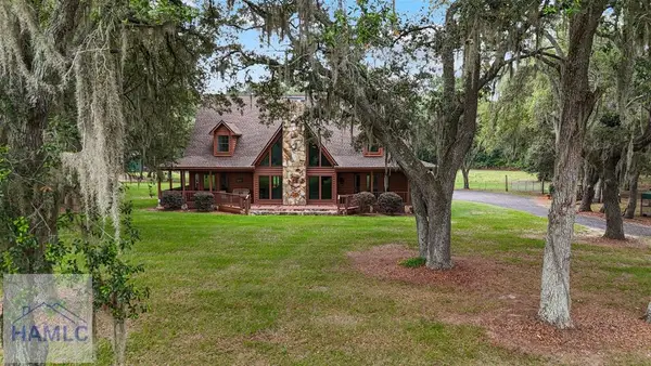 355 Holstein Ln, Baxley, GA 31513