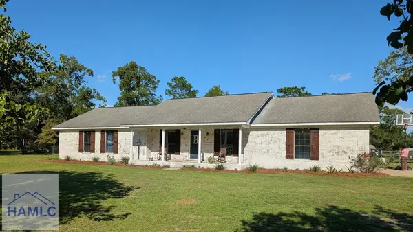 107 Oak Tree Circle, Jesup, GA 31545