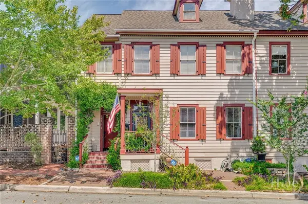 540 E Taylor Street, Savannah, GA 31401