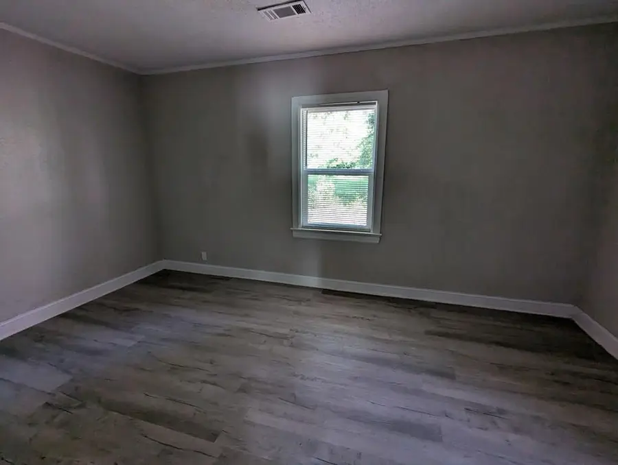 910 Highland Avenue W, Albany, GA 31701 - Image #3