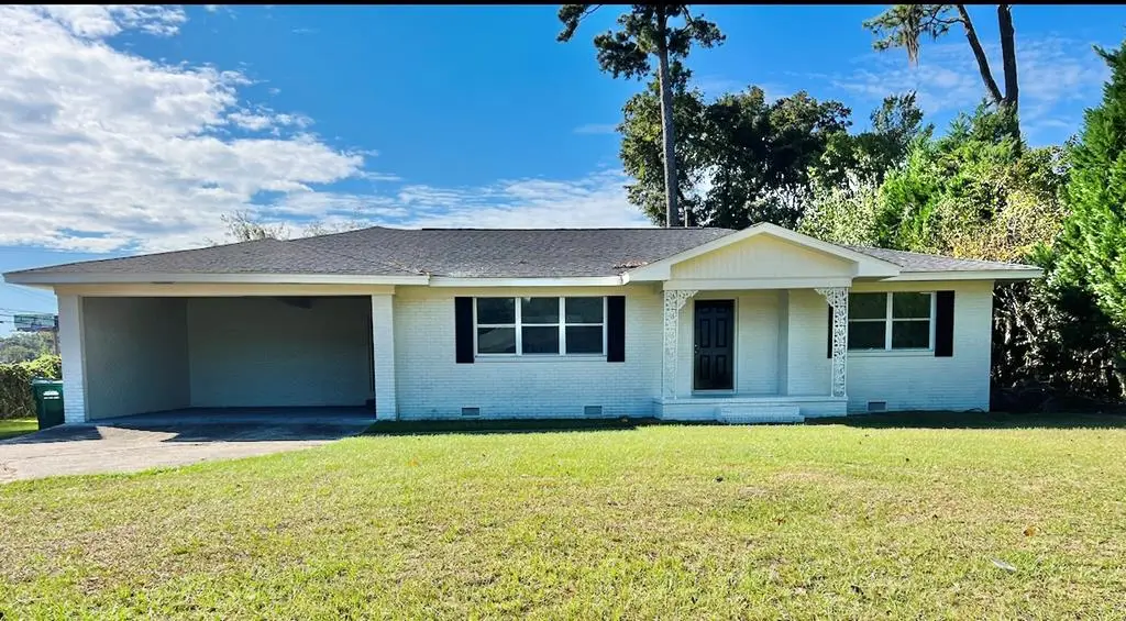 1112 Whispering Pines Rd, Albany, GA 31707 - Image #1