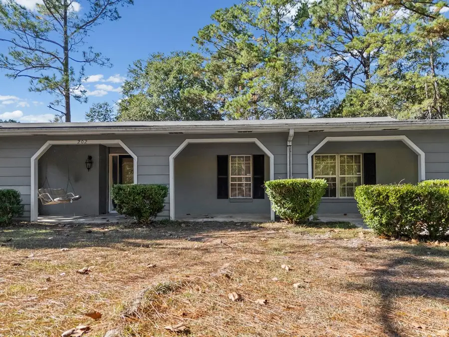 202 Oak Grove Drive, Albany, GA 31705 - Image #3