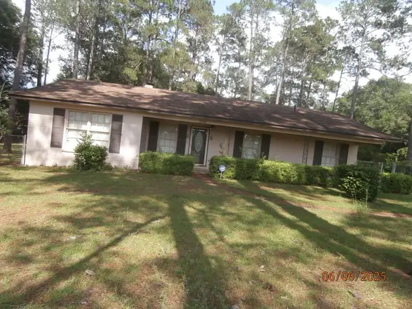 2124 Longleaf Drive, Albany, GA 31707