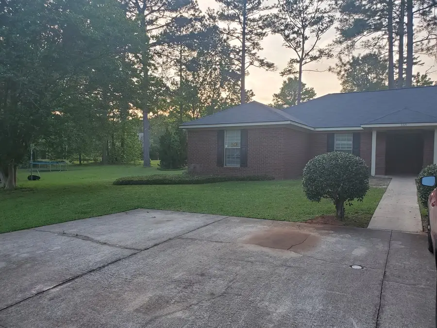 2221 Bedford Ct, Albany, GA 31721 - Image #2