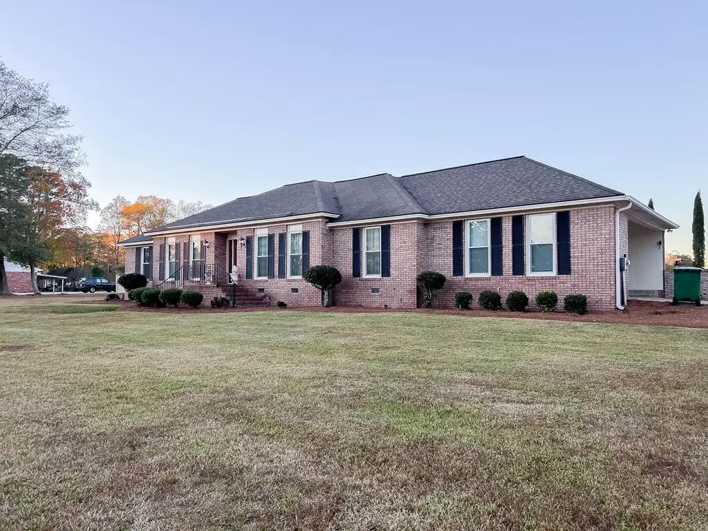 107 Dunbar Cir, Sylvester, GA 31791 - Image #1