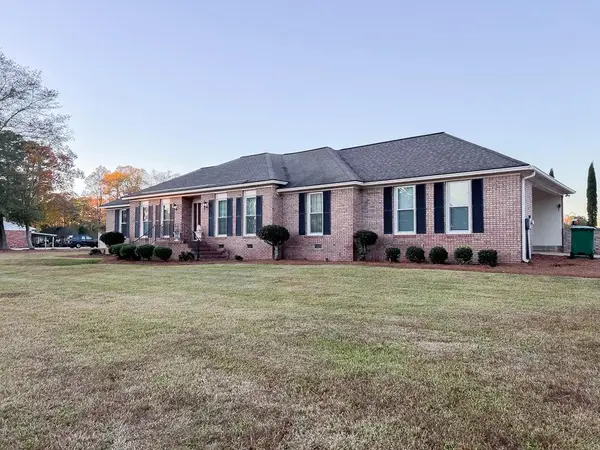 107 Dunbar Cir, Sylvester, GA 31791
