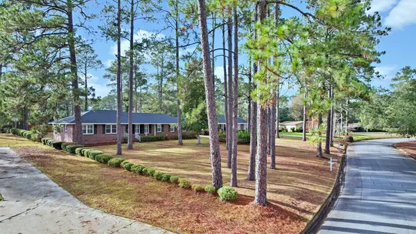 1914 Lakeridge Drive, Albany, GA 31707