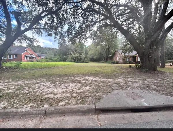 828 Whitney Avenue, Albany, GA 31701