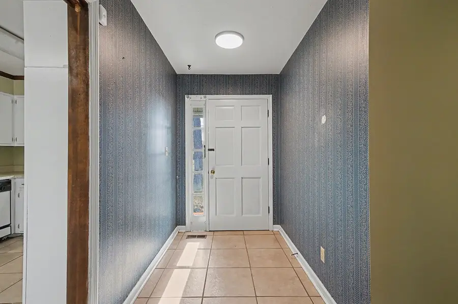 2717 Westgate Dr, Albany, GA 31707 - Image #2