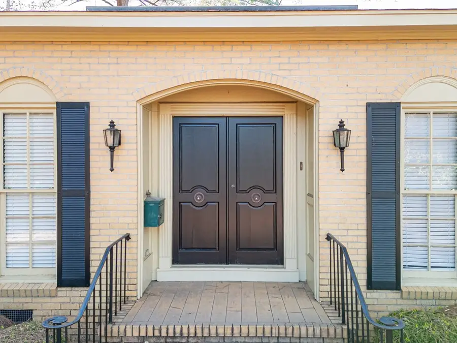 1231 Hilltop Drive, Albany, GA 31707 - #3