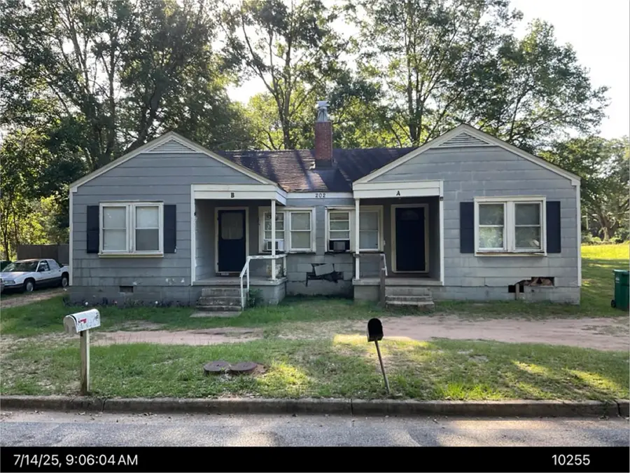202 Delta St, Albany, GA 31707 - #3