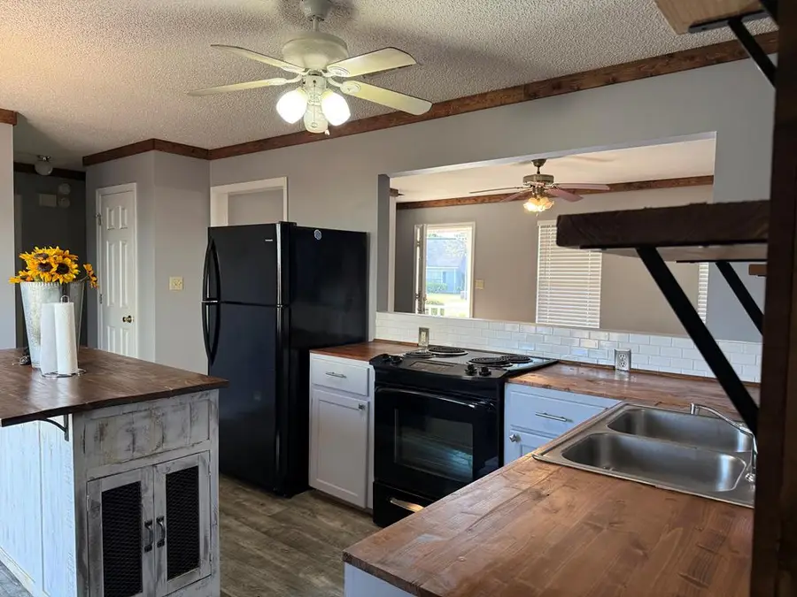 2942 Stonewater Drive, Albany, GA 31721 - #3