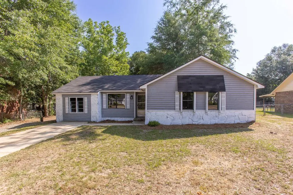 122 Seminole Ave, Leesburg, GA 31763 - #1