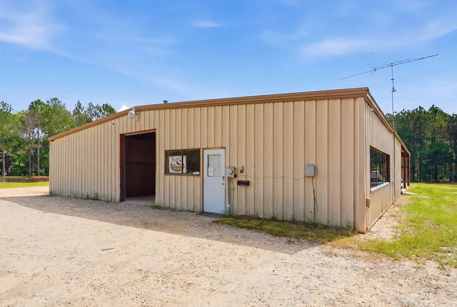 915 Middle Road S, Leesburg, GA 31763 - #2