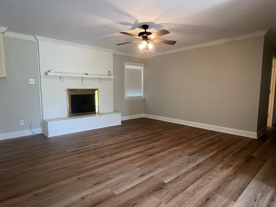 414 Pine Glen Dr, Albany, GA 31705 - #2