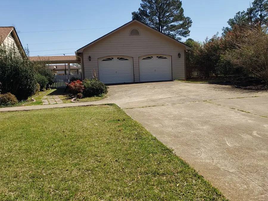 604 Shamrock, Albany, GA 31721 - #3