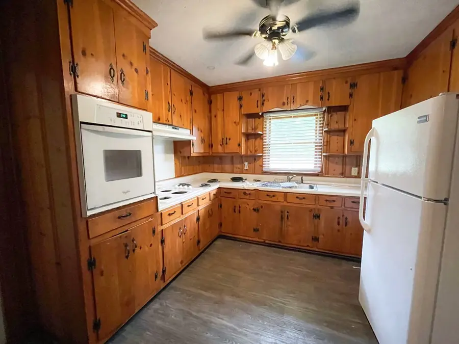 111 SE Rosewood Drive, Albany, GA 31705 - #3