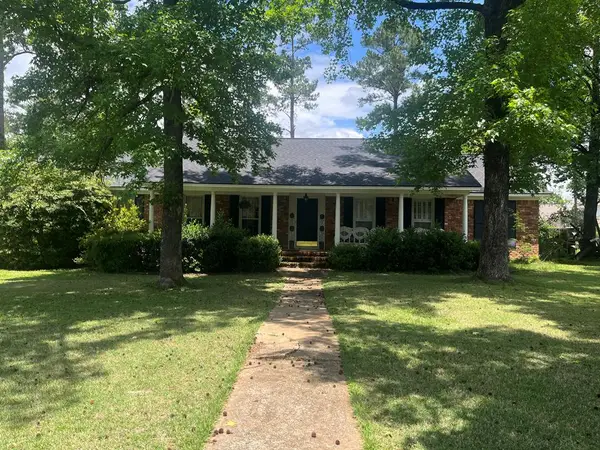 2211 Westmorland Dr, Albany, GA 31721