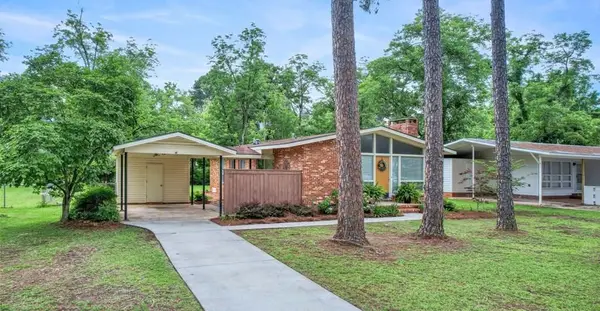 2310 Whispering Pines Rd, Albany, GA 31707