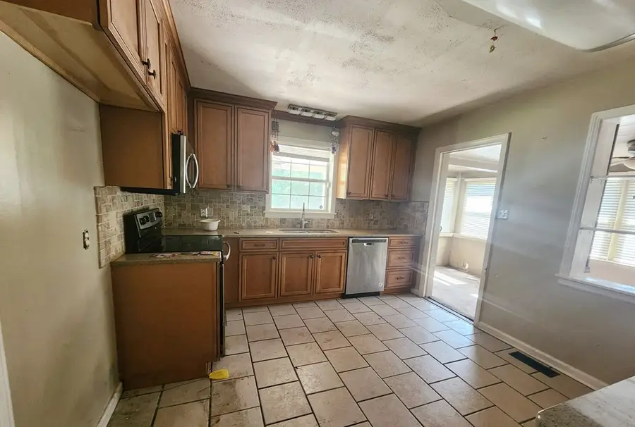 2022 Stuart Avenue, Albany, GA 31707 - #2