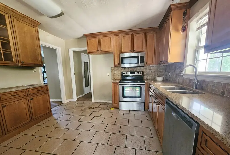 2022 Stuart Avenue, Albany, GA 31707 - #3