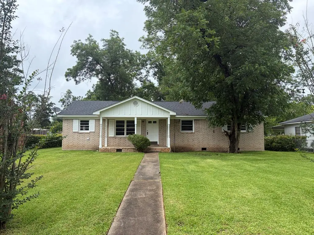 2017 W Waddell Ave, Albany, GA 31707 - #1