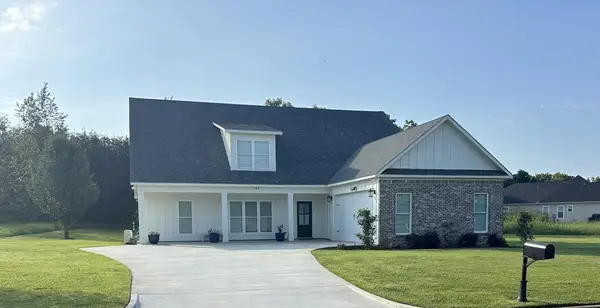 202 Wentworth Ln, Albany, GA 31721