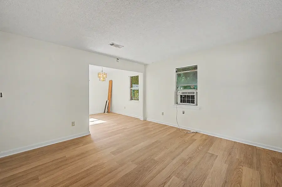 2811 New Castle Ln, Albany, GA 31701 - #3