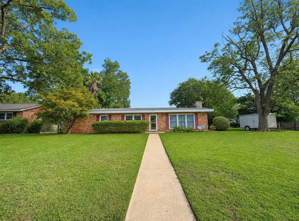 2408 Whispering Pines Cir, Albany, GA 31707 - #1