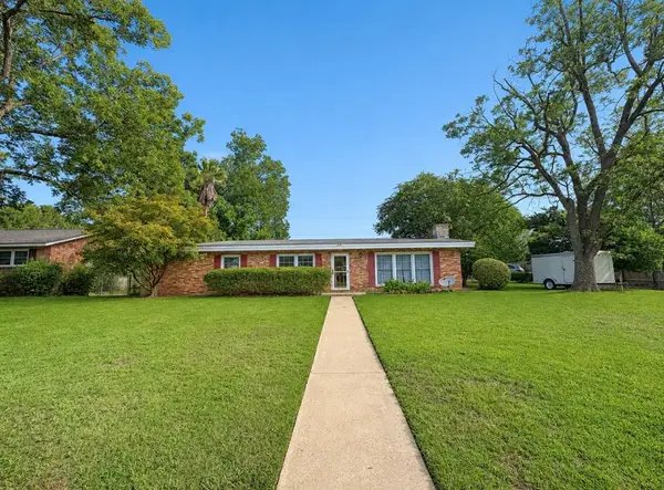 2408 Whispering Pines Cir, Albany, GA 31707