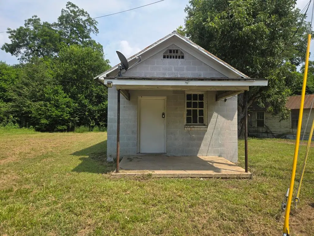 361 552 NW Tenth Ave, Dawson, GA 39842 - #1