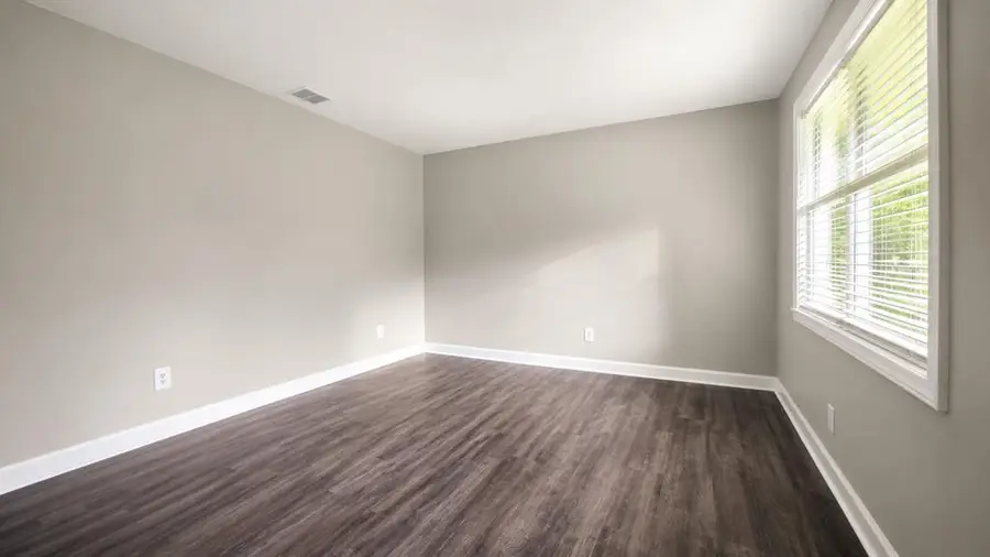 220 Ebony Ln, Albany, GA 31701 - #2