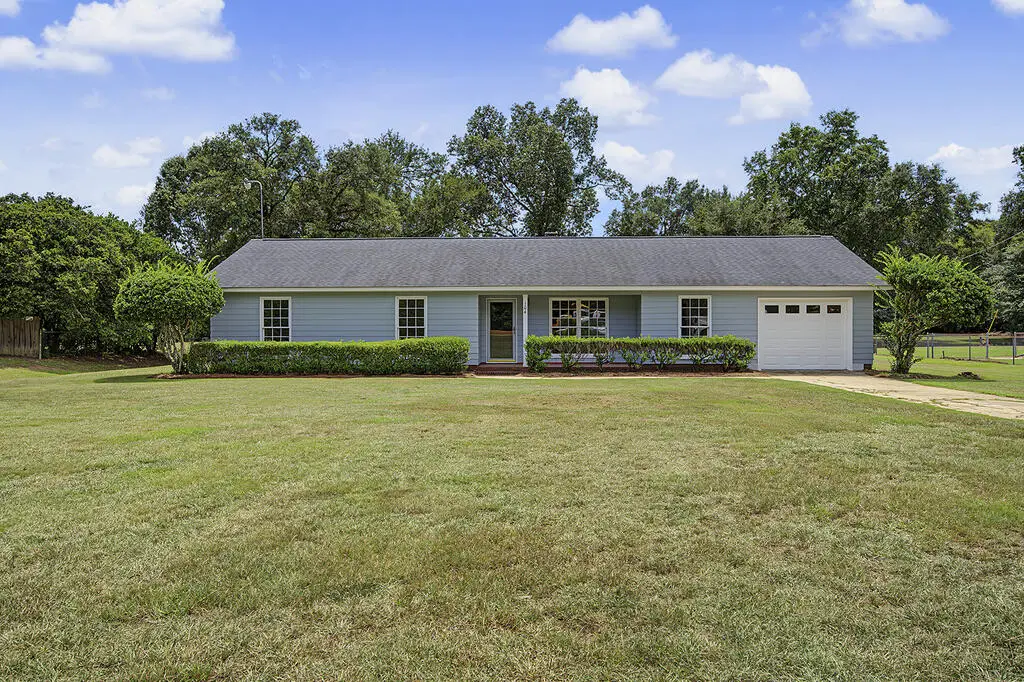 104 Honeysuckle, Albany, GA 31705 - #1