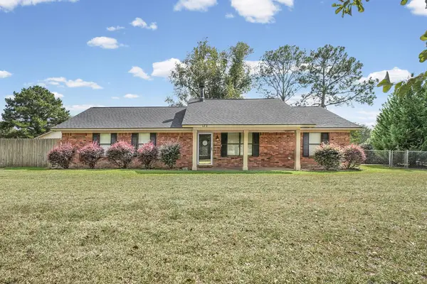 132 Country Drive, Leesburg, GA 31763