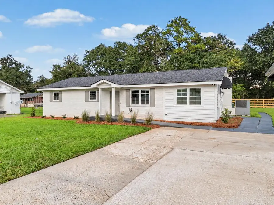 219 S Walnut Avenue, Leesburg, GA 31763 - #2