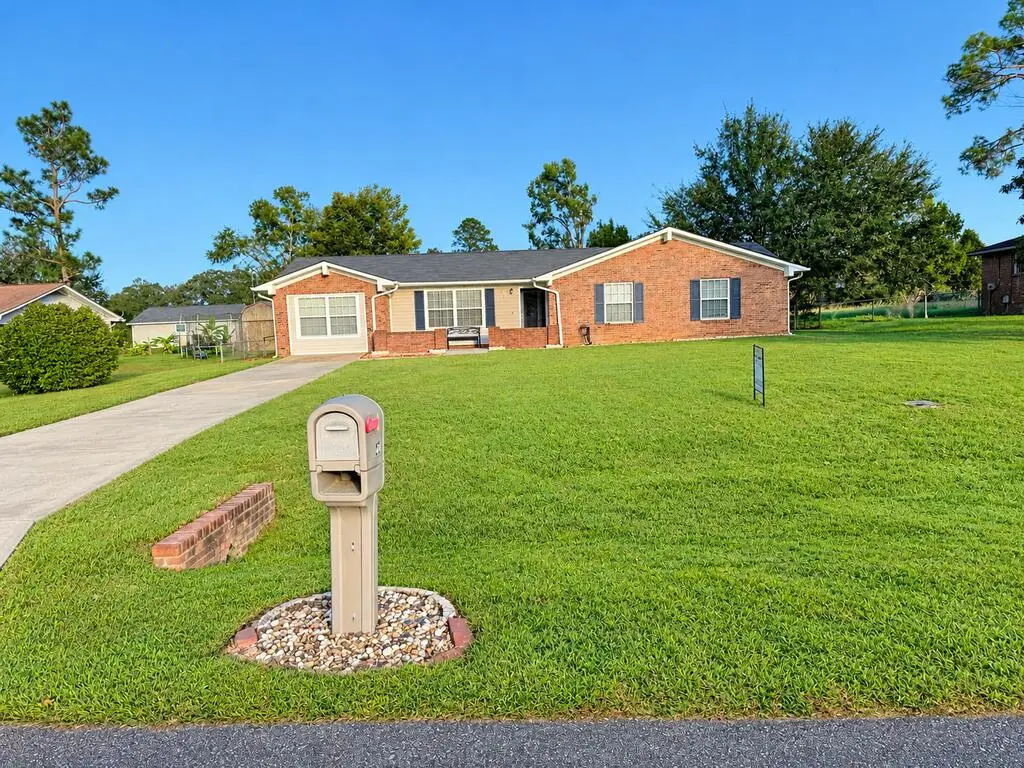 410 NW Pine Glen Dr, Albany, GA 31705 - #1