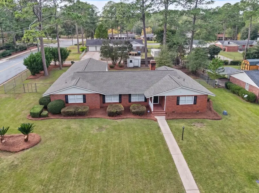 2001 Robinhood Drive, Albany, GA 31707 - #3