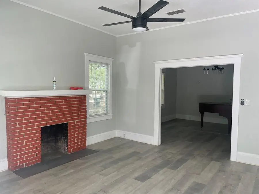 409 E College St, Bainbridge, GA 39819 - Image #2