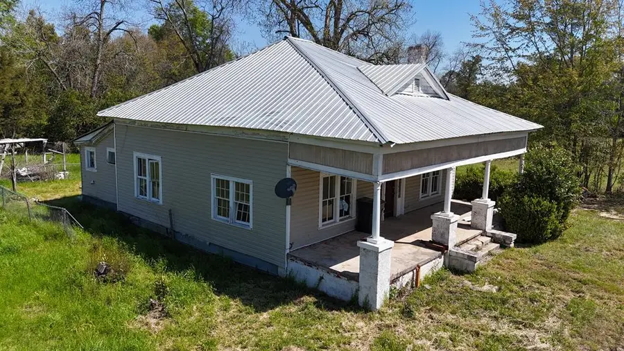 356 E Pine St., Colquitt, GA 39837 - #2