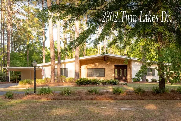 2302 Twin Lakes Drive, Bainbridge, GA 39819