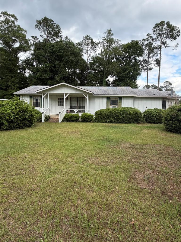 1406 Loblollty Lane, Bainbridge, GA 39817